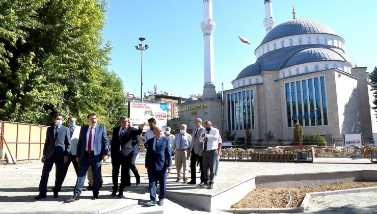 Başkan Gürkan, Kernek Meydanı’ndaki çalışmaları inceledi
