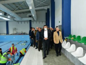 Milletvekili Tüfenkci ile Başkan Çınar, Yakınca yarı olimpik yüzme havuzunu inceledi