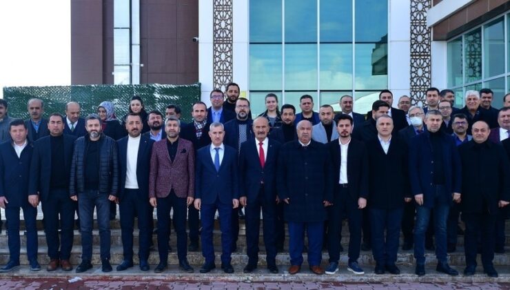 Başkan Çınar, siyasetçilerle istişare toplantısı yaptı